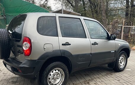 Chevrolet Niva I рестайлинг, 2011 год, 530 000 рублей, 5 фотография