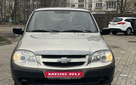 Chevrolet Niva I рестайлинг, 2011 год, 530 000 рублей, 2 фотография