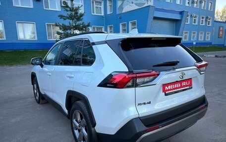 Toyota RAV4, 2020 год, 3 499 000 рублей, 5 фотография