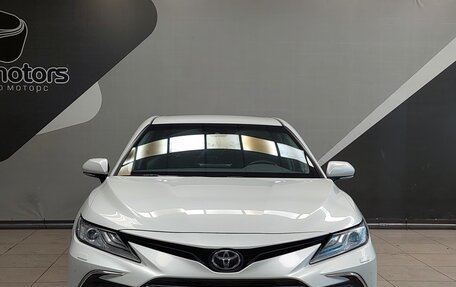 Toyota Camry, 2021 год, 3 375 000 рублей, 2 фотография