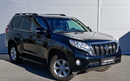 Toyota Land Cruiser Prado 150 рестайлинг 2, 2016 год, 3 999 000 рублей, 2 фотография