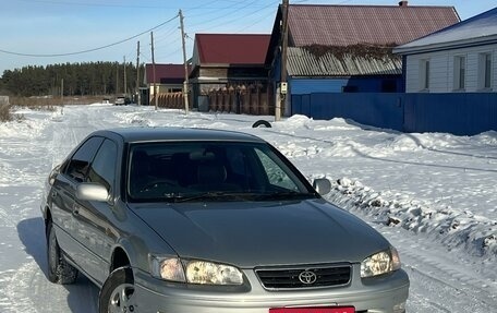 Toyota Camry, 2001 год, 700 000 рублей, 1 фотография