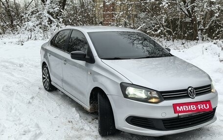 Volkswagen Polo VI (EU Market), 2011 год, 890 000 рублей, 2 фотография