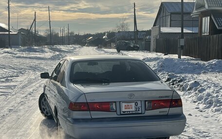 Toyota Camry, 2001 год, 700 000 рублей, 2 фотография