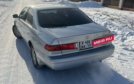 Toyota Camry, 2001 год, 700 000 рублей, 3 фотография