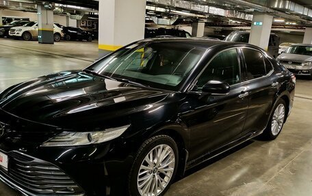 Toyota Camry, 2019 год, 2 650 000 рублей, 2 фотография