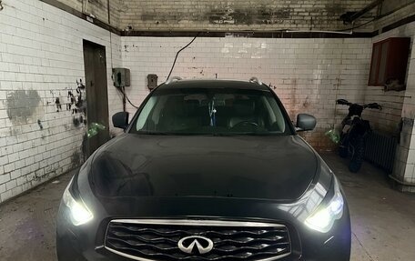 Infiniti FX II, 2009 год, 1 670 000 рублей, 31 фотография