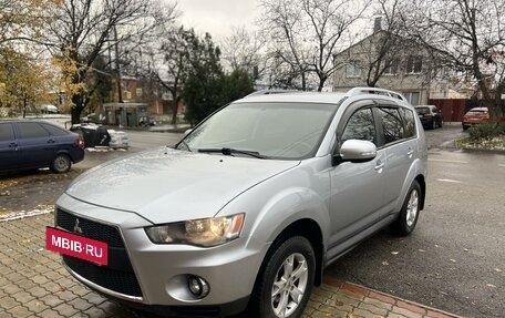 Mitsubishi Outlander III рестайлинг 3, 2009 год, 1 180 000 рублей, 2 фотография