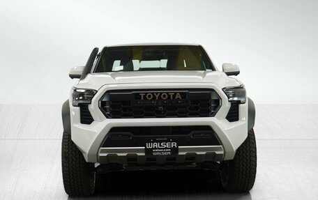 Toyota Tacoma, 2024 год, 15 257 248 рублей, 2 фотография