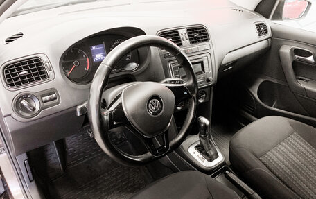 Volkswagen Polo VI (EU Market), 2015 год, 1 219 500 рублей, 12 фотография