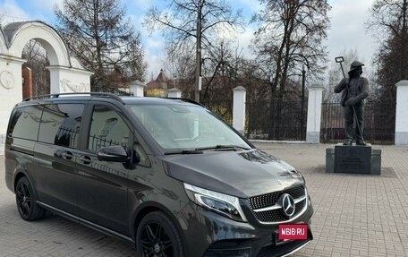 Mercedes-Benz V-Класс, 2021 год, 9 300 000 рублей, 5 фотография