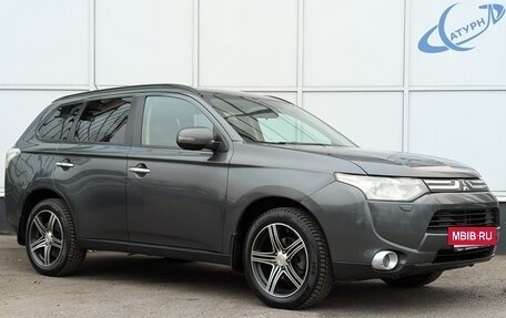 Mitsubishi Outlander III рестайлинг 3, 2013 год, 1 400 000 рублей, 4 фотография