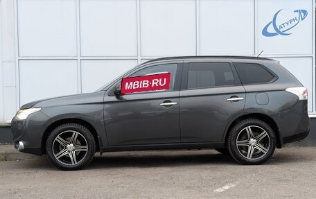 Mitsubishi Outlander III рестайлинг 3, 2013 год, 1 400 000 рублей, 12 фотография