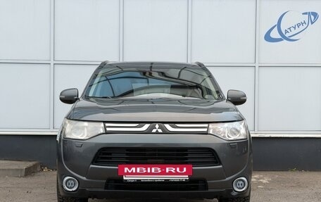 Mitsubishi Outlander III рестайлинг 3, 2013 год, 1 400 000 рублей, 2 фотография