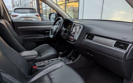 Mitsubishi Outlander III рестайлинг 3, 2013 год, 1 400 000 рублей, 20 фотография