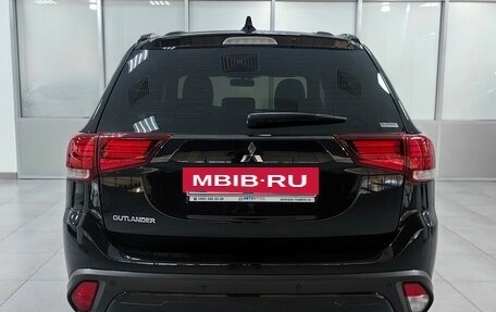 Mitsubishi Outlander III рестайлинг 3, 2020 год, 2 478 000 рублей, 4 фотография