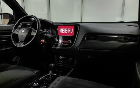 Mitsubishi Outlander III рестайлинг 3, 2020 год, 2 478 000 рублей, 7 фотография