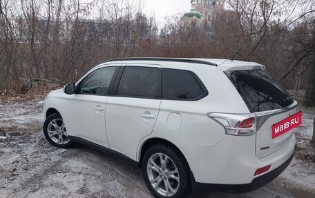 Mitsubishi Outlander III рестайлинг 3, 2013 год, 1 300 000 рублей, 1 фотография