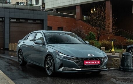 Hyundai Elantra, 2023 год, 2 800 000 рублей, 1 фотография