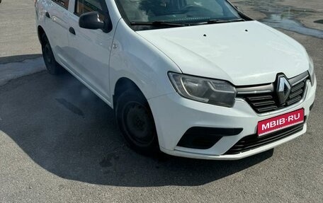 Renault Logan II, 2018 год, 650 000 рублей, 1 фотография