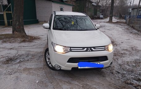 Mitsubishi Outlander III рестайлинг 3, 2013 год, 1 300 000 рублей, 6 фотография