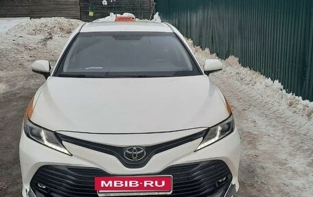 Toyota Camry, 2019 год, 2 000 000 рублей, 4 фотография