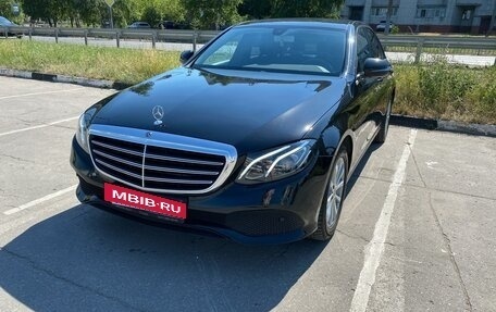 Mercedes-Benz E-Класс, 2018 год, 3 500 000 рублей, 4 фотография