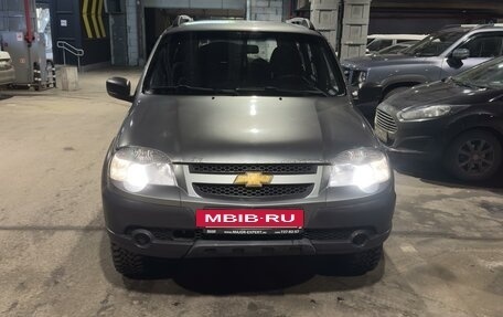 Chevrolet Niva I рестайлинг, 2012 год, 550 000 рублей, 2 фотография