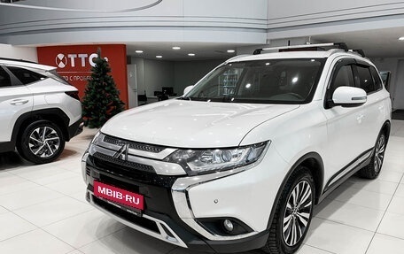 Mitsubishi Outlander III рестайлинг 3, 2019 год, 2 480 000 рублей, 1 фотография