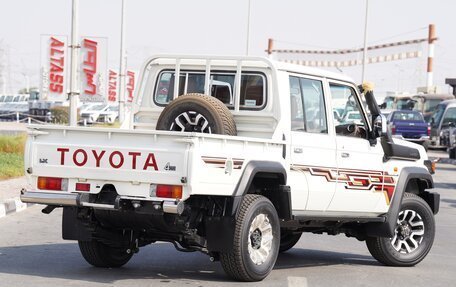 Toyota Land Cruiser 70, 2024 год, 9 990 000 рублей, 3 фотография