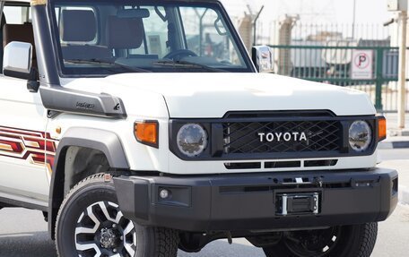 Toyota Land Cruiser 70, 2024 год, 9 990 000 рублей, 4 фотография