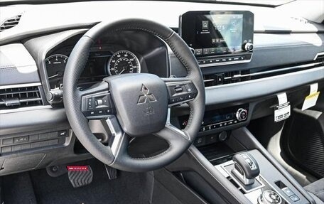 Mitsubishi Outlander, 2024 год, 5 554 000 рублей, 7 фотография