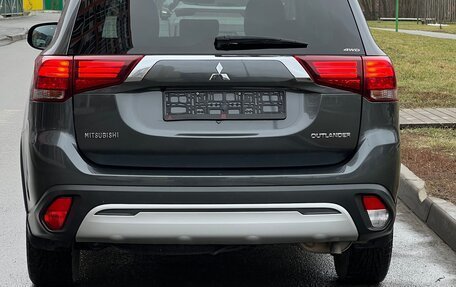 Mitsubishi Outlander III рестайлинг 3, 2019 год, 2 560 000 рублей, 6 фотография