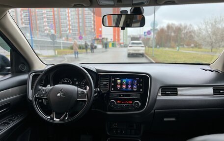 Mitsubishi Outlander III рестайлинг 3, 2019 год, 2 560 000 рублей, 12 фотография