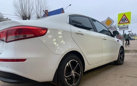 KIA Rio III рестайлинг, 2015 год, 1 350 000 рублей, 2 фотография