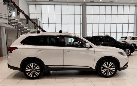 Mitsubishi Outlander III рестайлинг 3, 2019 год, 2 480 000 рублей, 4 фотография