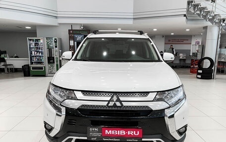 Mitsubishi Outlander III рестайлинг 3, 2019 год, 2 480 000 рублей, 2 фотография