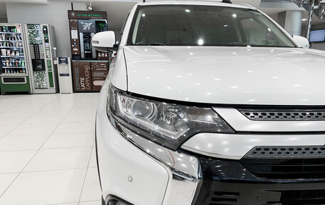 Mitsubishi Outlander III рестайлинг 3, 2019 год, 2 480 000 рублей, 17 фотография