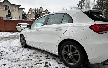 Mercedes-Benz A-Класс, 2018 год, 3 000 000 рублей, 3 фотография