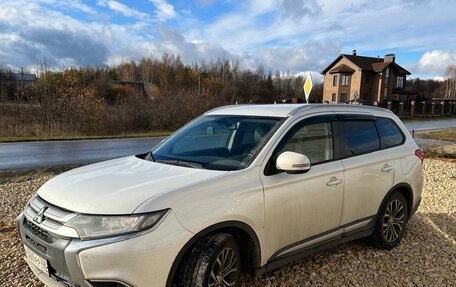 Mitsubishi Outlander III рестайлинг 3, 2015 год, 1 650 000 рублей, 2 фотография