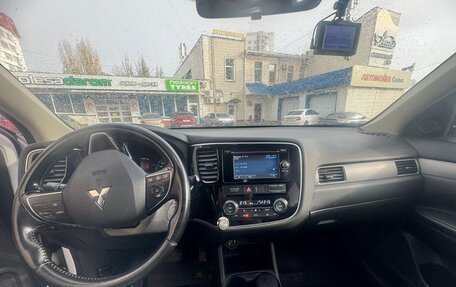 Mitsubishi Outlander III рестайлинг 3, 2015 год, 1 650 000 рублей, 4 фотография