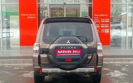 Mitsubishi Pajero IV, 2014 год, 3 199 000 рублей, 6 фотография