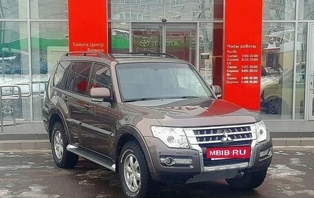 Mitsubishi Pajero IV, 2014 год, 3 199 000 рублей, 3 фотография