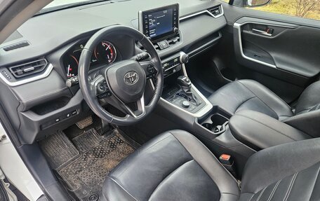 Toyota RAV4, 2020 год, 3 050 000 рублей, 10 фотография