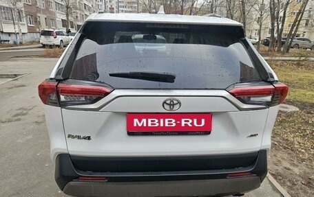 Toyota RAV4, 2020 год, 3 050 000 рублей, 5 фотография