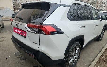 Toyota RAV4, 2020 год, 3 050 000 рублей, 7 фотография