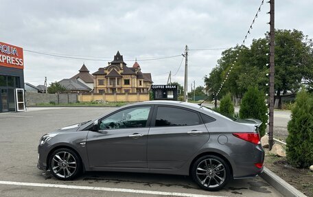 Hyundai Solaris II рестайлинг, 2015 год, 1 300 000 рублей, 4 фотография