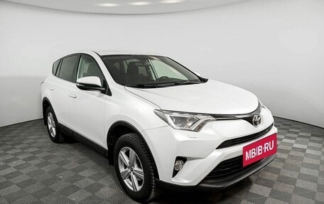 Toyota RAV4, 2018 год, 2 815 000 рублей, 3 фотография