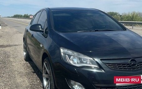 Opel Astra J, 2011 год, 860 000 рублей, 4 фотография