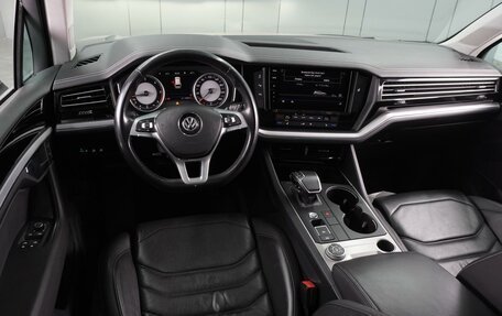 Volkswagen Touareg III, 2018 год, 5 399 000 рублей, 6 фотография